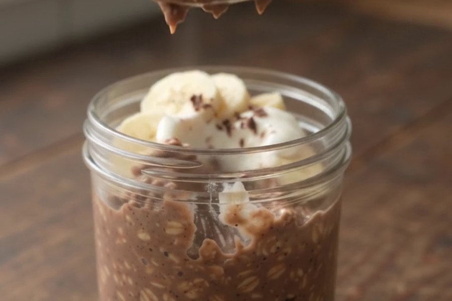 Chocolate Banana Protein Overnight Oats